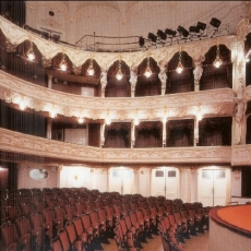  Karlovarské městské divadlo